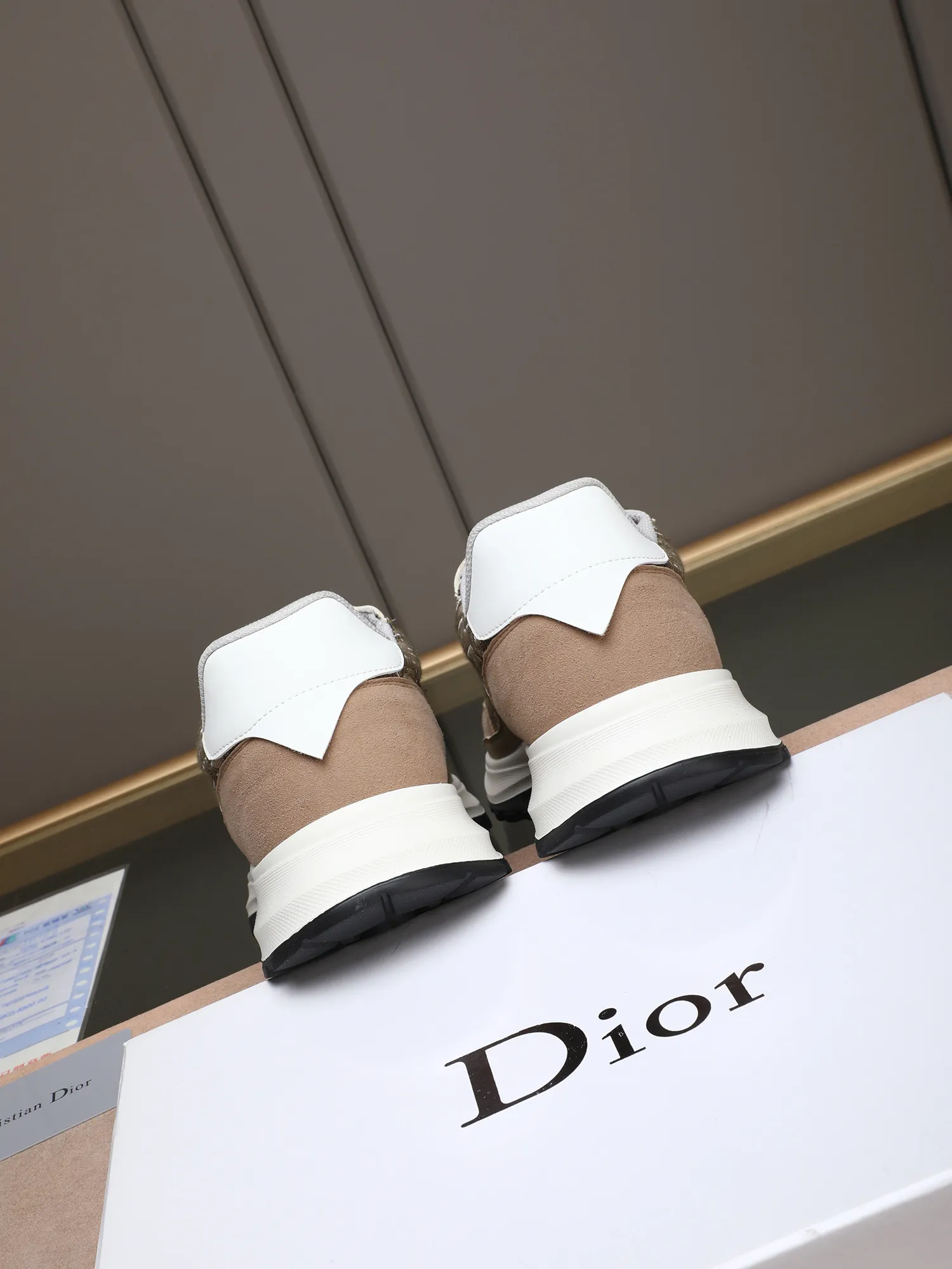 🆕🆕🆕Men's Shoes💰P460 Dior's avant-garde and versatile fashionable men's shoes are privately modeled, calfskin stitched with Dior's special waterproof fabric, fashionable, simple, stylish, eye-catching and classy. It will subvert old ideas and be a must-have for fashionistas who want to spend time with you! Must keep it for yourself! High-end comfort but low-end, high-end quality workmanship. Code number: 38-44 (45 customized) 4 colors for your choice [kiss][kiss][kiss]